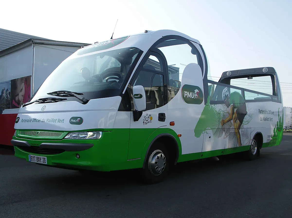 TOUR de FRANCE CYCLISTES logistique des 21 véhicules