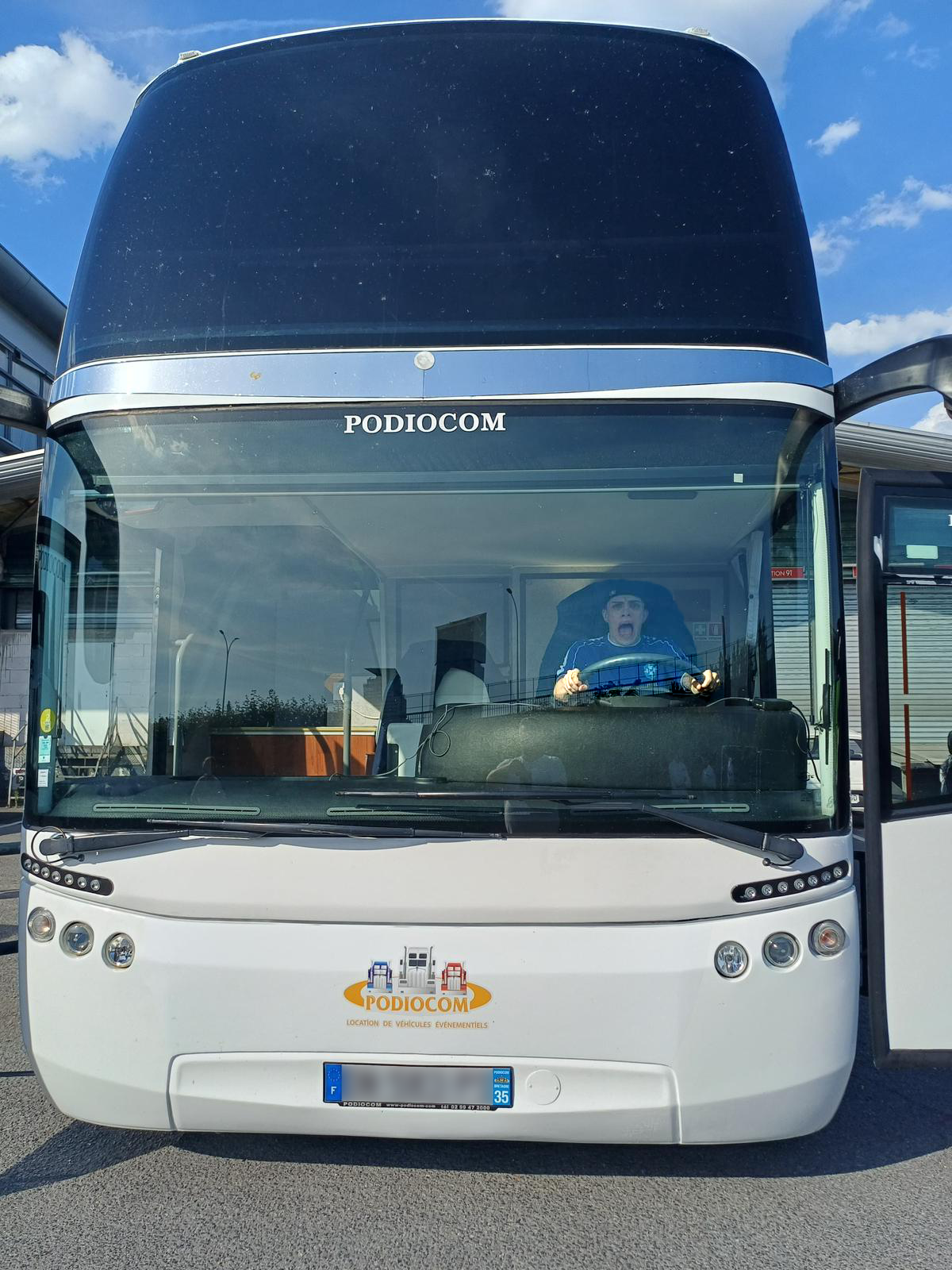 Bus à impériale pour le streamer Anyme023