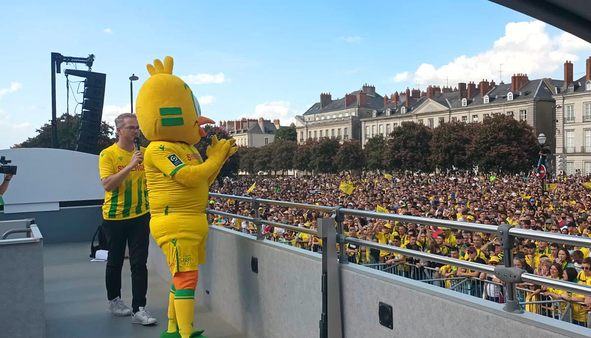 Bus impérial défilé des vainqueurs coupe de France 2022