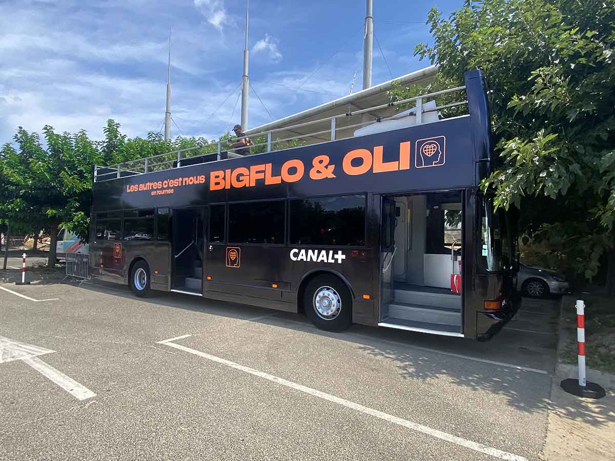 Location bus impérial publicitaire tournée promotionnelle sortie de nouvel album Big Flo & Oli